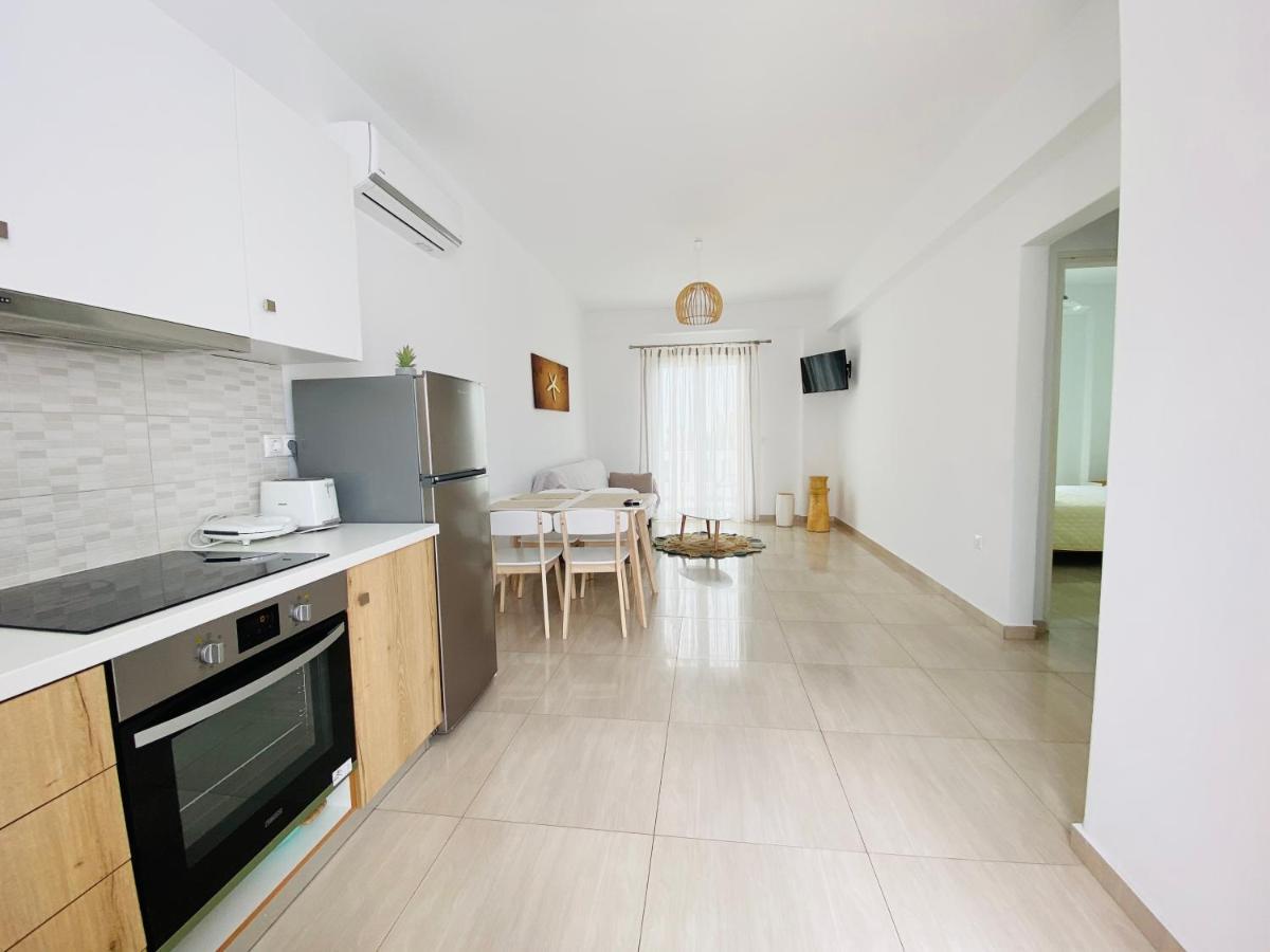 Eleftheria Hotel & Apartments Ornos  Bagian luar foto