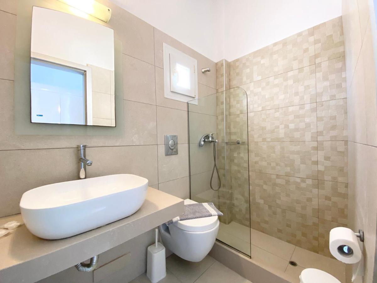 Eleftheria Hotel & Apartments Ornos  Bagian luar foto