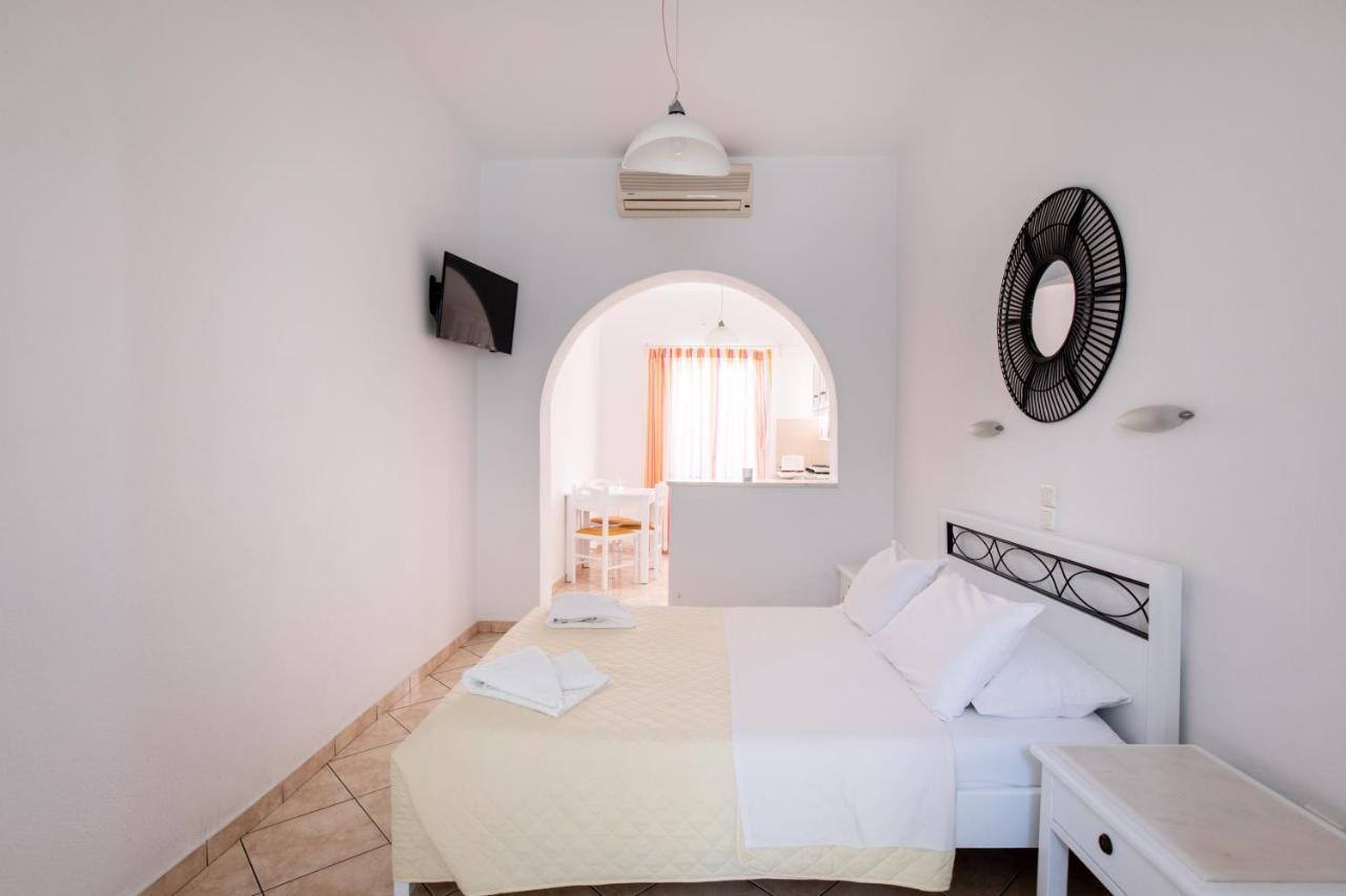 Eleftheria Hotel & Apartments Ornos  Bagian luar foto
